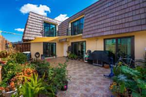 961 Springdale Cir, Palm Springs, FL 33461, Sold 04/04/24