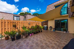 961 Springdale Cir, Palm Springs, FL 33461, Sold 04/04/24