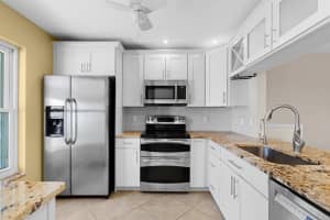 725 Nantucket Circle B, Lake Worth, FL 33467 Sold 03/29/24