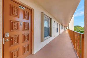 14671 Bonaire Boulevard 401, Delray Beach, FL 33446 Sold 04/12/24