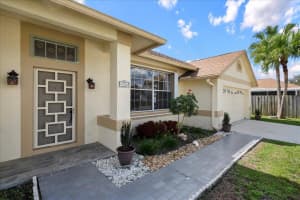 3726 Woods Walk Boulevard, Lake Worth, FL 33467 Sold 03/22/24