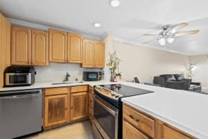 5700 NW 2nd Ave APT 407, Boca Raton, FL 33487, Sold 06/11/24