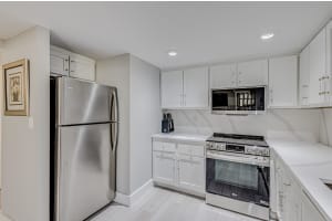 2800 N Ocean Drive B 15d, Singer Island, FL 33404 Sold 04/30/24