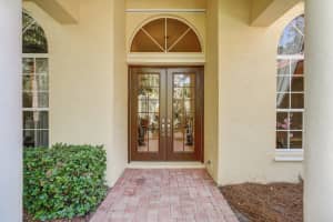 113 NE Charleston Oaks Drive, Port Saint Lucie, FL 34983 Sold 05/15/24
