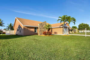 8289 Waccamaw Ln E, Greenacres, FL 33467, Sold 03/25/24