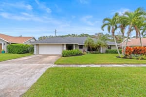 542 Indigo Avenue, Wellington, FL 33414 Sold 04/23/24
