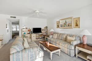 1010 Circle Terrace E C, Delray Beach, FL 33445 Sold 04/30/24