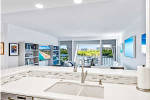 2185 Ibis Isle Road 11, Palm Beach, FL 33480 Sold 04/09/24