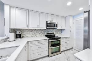 2185 Ibis Isle Road 11, Palm Beach, FL 33480 Sold 04/09/24