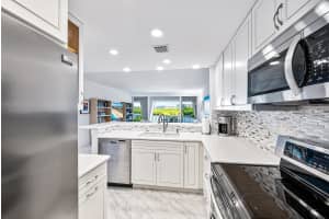 2185 Ibis Isle Road 11, Palm Beach, FL 33480 Sold 04/09/24