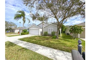 971 E 13th Square, Vero Beach, FL 32960 Sold 05/31/24