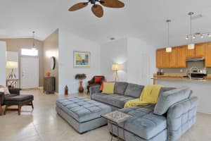 971 E 13th Square, Vero Beach, FL 32960 Sold 05/31/24