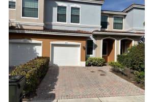 218 Chrystie Cir, Delray Beach, FL 33484, Sold 04/12/24