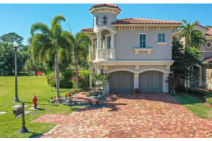 121 SE Via Sangro, Port Saint Lucie, FL 34952 Sold 03/29/24