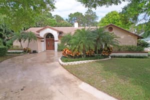 6689 Inland Court, Jupiter, FL 33458 Sold 06/03/24