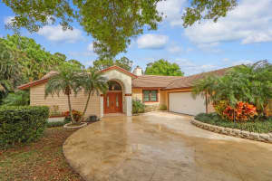 6689 Inland Court, Jupiter, FL 33458 Sold 06/03/24