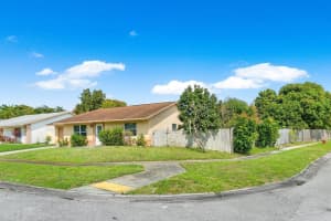 6245 Oakview Lane, Lake Worth, FL 33463 Sold 04/01/24