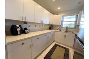 220 Bayview Avenue E A, Boynton Beach, FL 33435 Sold 04/15/24