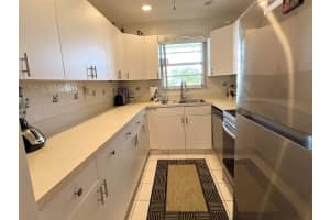 220 Bayview Avenue E A, Boynton Beach, FL 33435 Sold 04/15/24