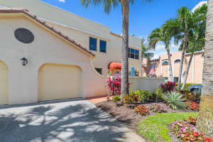 83 Uno Lago Dr, North Palm Beach, FL 33408, Sold 04/03/24