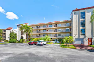 27 Abbey Lane 103, Delray Beach, FL 33446 Sold 04/11/24