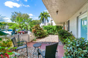 27 Abbey Lane 103, Delray Beach, FL 33446 Sold 04/11/24
