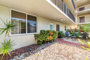 27 Abbey Lane 103, Delray Beach, FL 33446 Sold 04/11/24