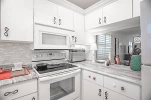 2600 SE Ocean Blvd g 2, Stuart, FL 34996, Sold 03/27/24