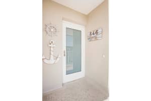 910 Dogwood Dr APT 546, Delray Beach, FL 33483, Sold 04/18/24