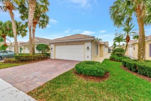 8344 Cozumel Lane, Wellington, FL 33414 Sold 05/24/24