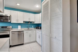 3 Stratford Drive E, Boynton Beach, FL 33436 Sold 10/31/24