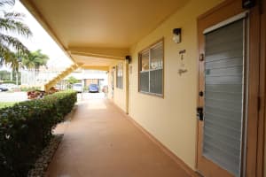 215 Saxony Ln, Delray Beach, FL 33446, Sold 11/27/24