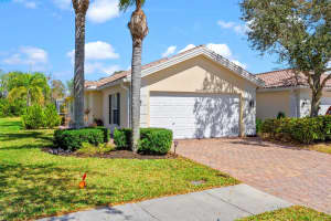 8455 SE Retreat Dr, Hobe Sound, FL 33455, Sold 04/04/24