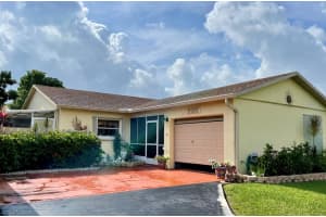 5162 Mirror Lakes Boulevard, Boynton Beach, FL 33472 Sold 05/16/24
