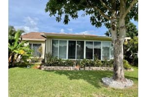 5162 Mirror Lakes Boulevard, Boynton Beach, FL 33472 Sold 05/16/24