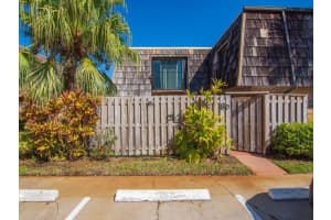 465 E Waverly Place 8d, Vero Beach, FL 32960 Sold 02/03/25