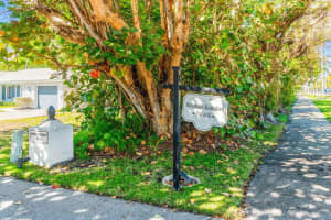 1035 Bermuda Gardens Rd, Delray Beach, FL 33483, Sold 04/30/24