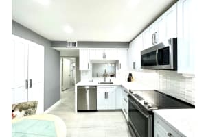15401 Pembridge Ave APT 11, Delray Beach, FL 33484, Sold 01/07/25