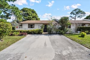 6102 Fairfield Circle 22, Greenacres, FL 33463 Sold 10/03/24