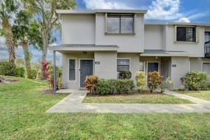106 Shoreview Dr, Greenacres, FL 33463, Sold 04/22/24