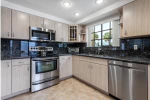 15847 Loch Maree Ln APT 2202, Delray Beach, FL 33446, Sold 04/30/24