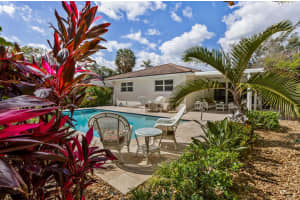 414 Beach Curve Road, Lantana, FL 33462 Sold 07/12/24