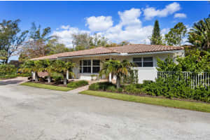 414 Beach Curve Road, Lantana, FL 33462 Sold 07/12/24
