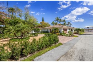 414 Beach Curve Road, Lantana, FL 33462 Sold 07/12/24