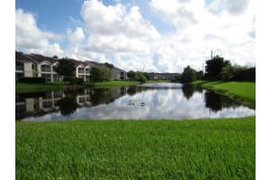 815 W Boynton Beach Boulevard 5-205, Boynton Beach, FL 33426 Sold 04/22/24