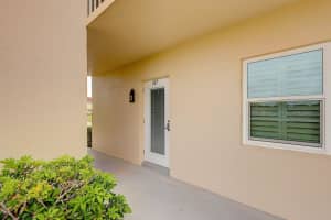 30 Pine Arbor Lane 107, Vero Beach, FL 32962 Sold 03/29/24