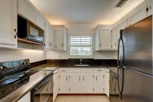 30 Pine Arbor Lane 107, Vero Beach, FL 32962 Sold 03/29/24
