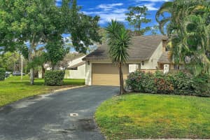 381 Wood Dale Drive, Wellington, FL 33414 Sold 04/05/24