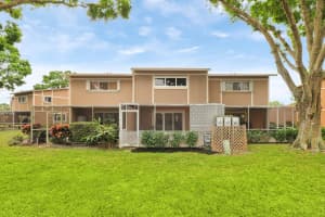 372 Maplecrest Circle, Jupiter, FL 33458 Sold 06/06/24