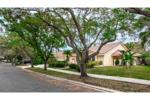 1642 Eastlake Way, Weston, FL 33326 Sold 05/28/24